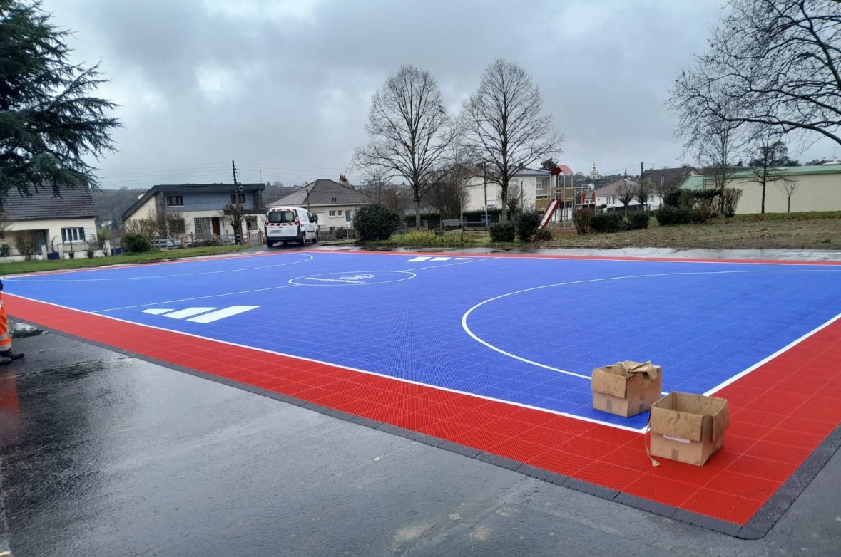 À Argenton-sur-Creuse, le square Mahsa Amini, au Merle-Blanc, s’équipe d’un terrain de handball
