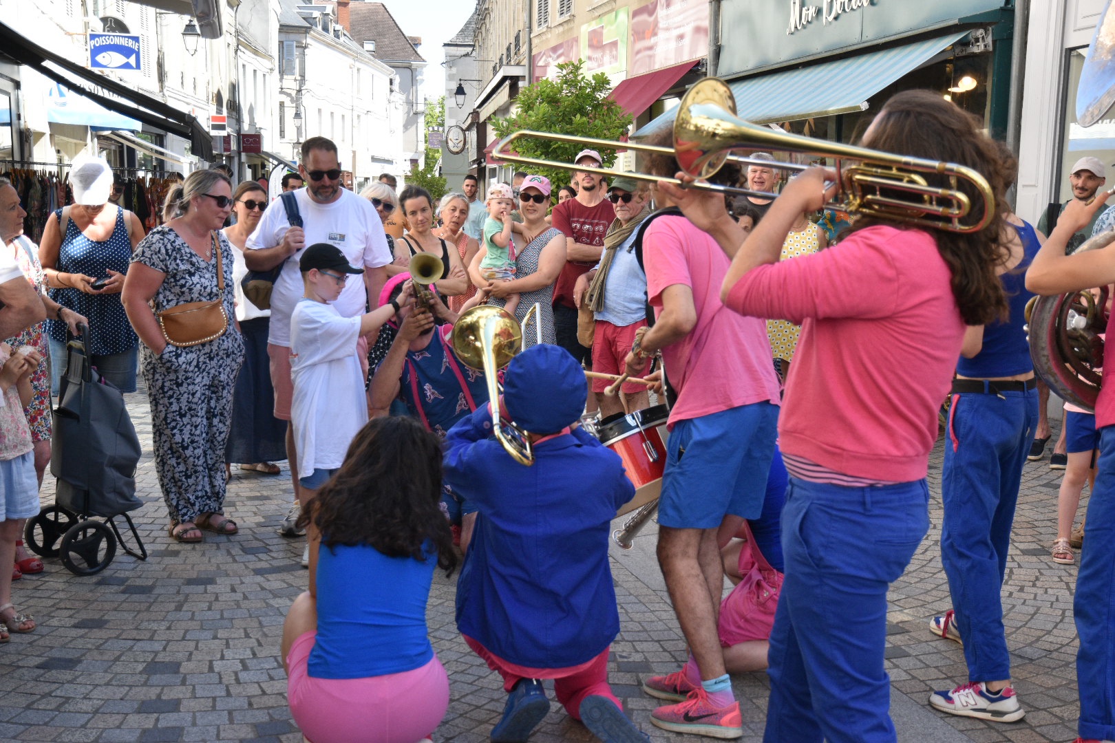 Argenton-sur-Creuse s’anime ce samedi 2 mai : une journée festive au cœur de la ville