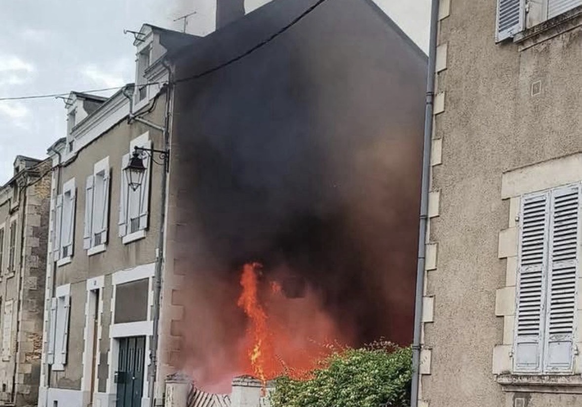 Un cabanon détruit par un incendie rue Jeanne-Juillet à Argenton-sur-Creuse