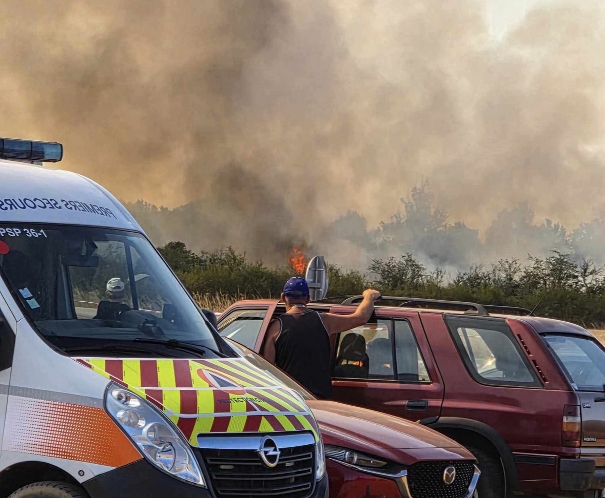 Incendie : « Un quart d&rsquo;heure plus tard », sans l&rsquo;intervention des pompiers, les entreprises Glaude et Indraero auraient été atteintes par les flammes au Pêchereau